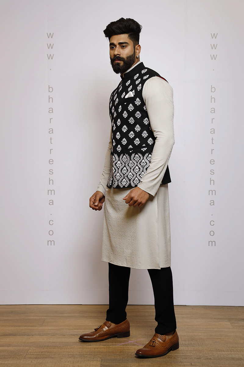 CLASSIC PATTERN THREAD WORK WAIST COAT