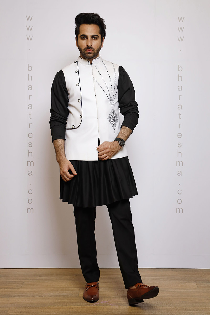 FLAP AND THREAD WORK WAIST COAT