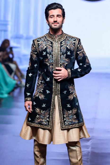 Indo Western Dresses for Men for Any Occasion Bharat Reshma